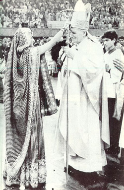 John Paul II being blessed by a Hindu woman